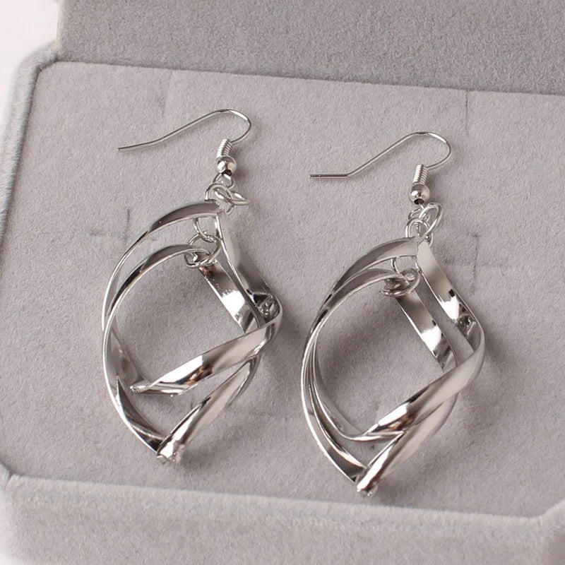 2024 New Hollow Twisted Rhombus Leaf Double Drop Earrings Piercing Statement for Women Fashion Jewelry Gifts